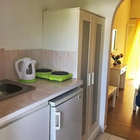 Apartamento Firefly Christos 13 *